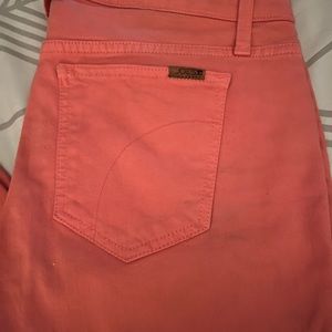 Joes stretch worn twice they are actually a peach 🍑 color